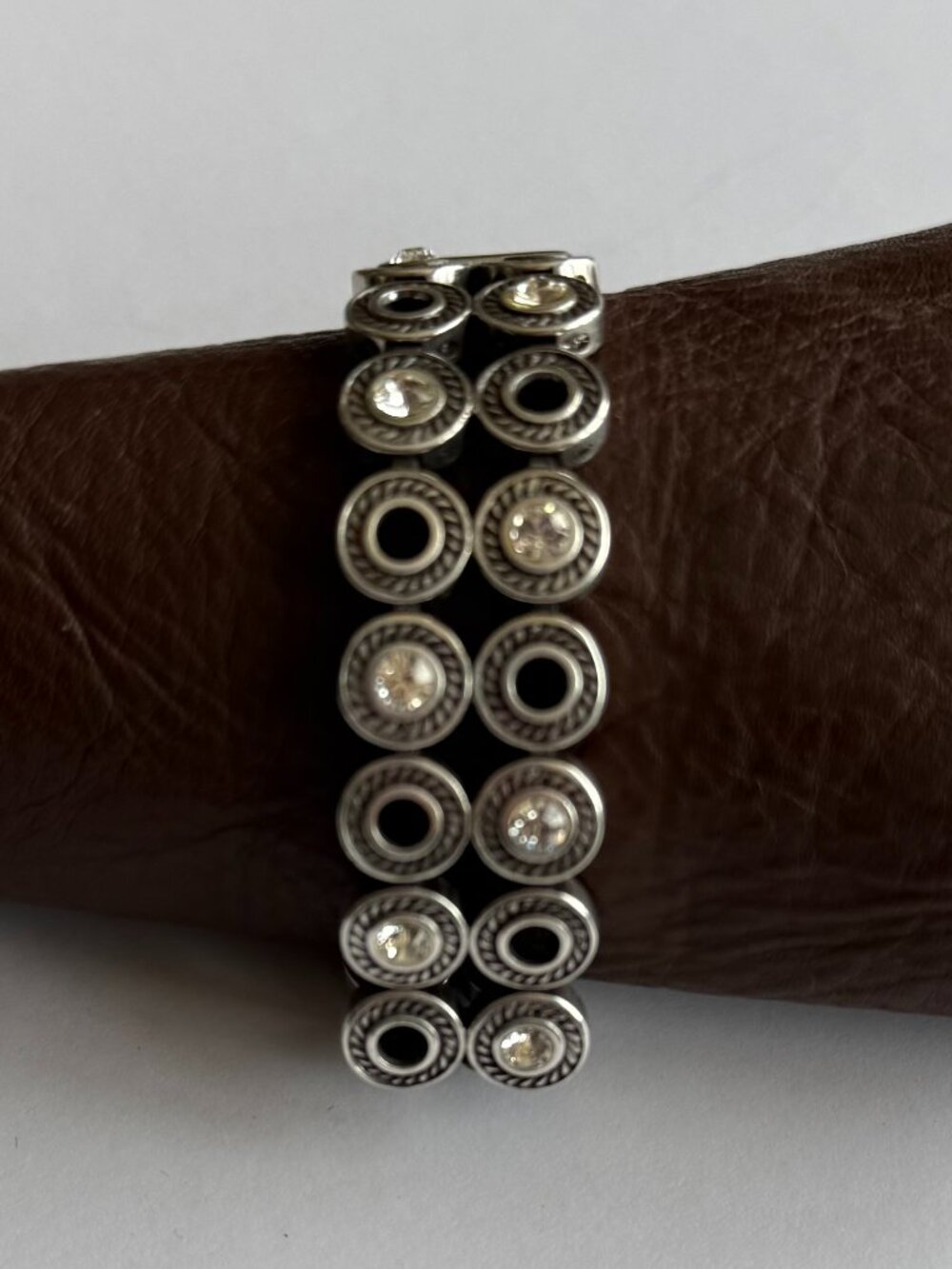 BRIGHTON DOUBLE TIER LINK BRACELET OPEN CIRLCE AND CRYSTAL ACCENT PATTERN